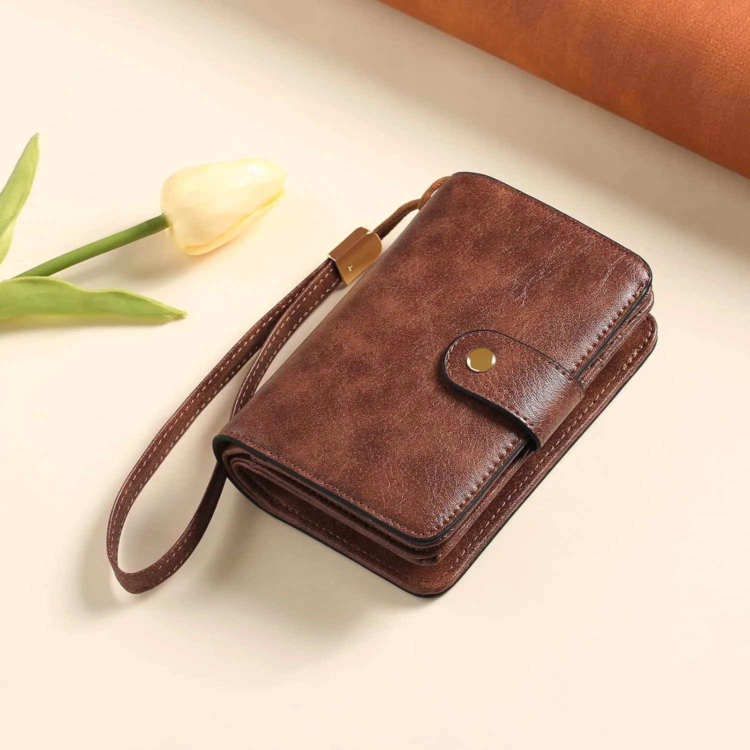 GAEKEAO Small Wallet for Women RFID Blocking Leather Wristlet Purse Bifold Ladies Wallet Credit Card Holder with ID Window