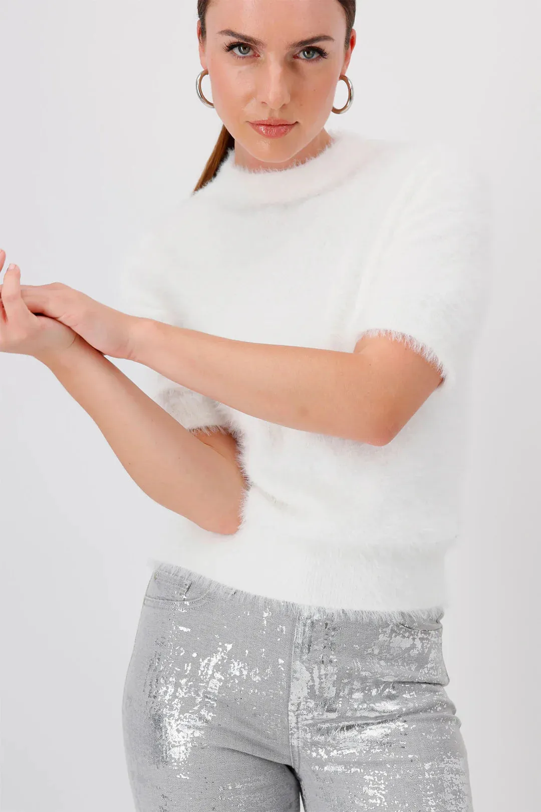 MONARI - Pull Over Lets Celebrate - White