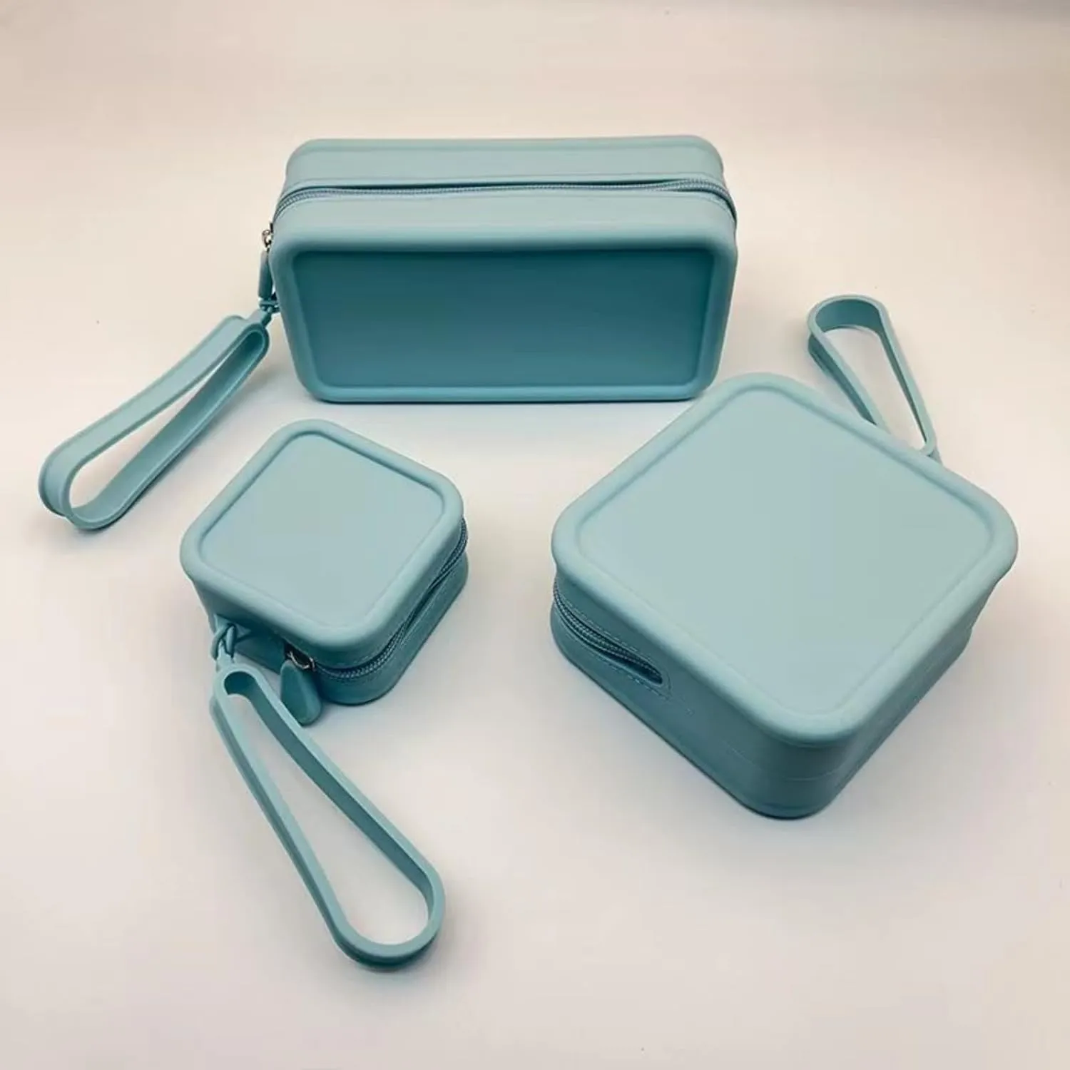 Travel Silicone Makeup Bag Toiletry Bag for Women and Men, Aesthetic Waterproof Cosmetic Pouch (Blue, M)