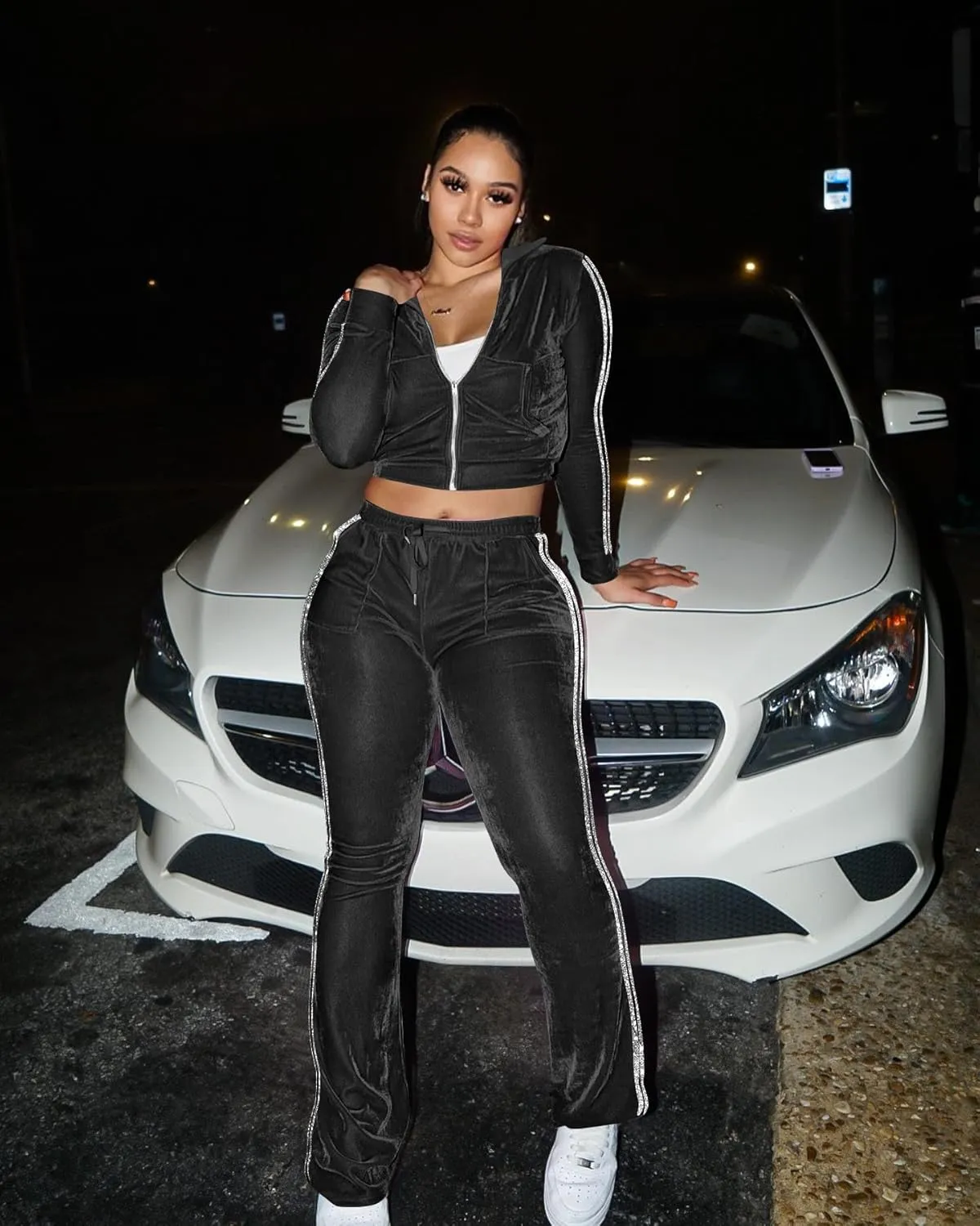 yidengymx Womens 2 Piece Velour Tracksuit Two Piece Outfits for Women Long Sleeve Zip Up Crop Tops Sweatpants Sets Pockets