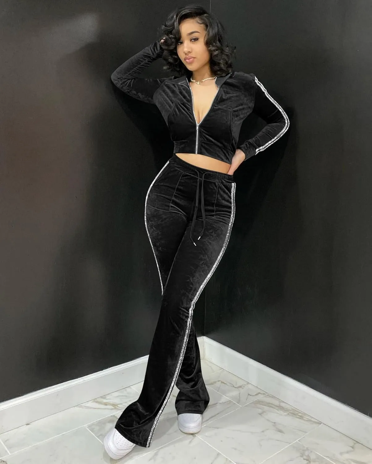 yidengymx Womens 2 Piece Velour Tracksuit Two Piece Outfits for Women Long Sleeve Zip Up Crop Tops Sweatpants Sets Pockets